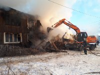 Двухэтажный дом горит в Смирных, Фото: 2