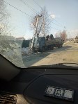 Пьяный водитель грузовика врезался в опору ЛЭП в Южно-Сахалинске, Фото: 1