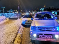 Очевидцев столкновения Daihatsu Terios Kid и Toyota Allex ищут в Южно-Сахалинске, Фото: 3