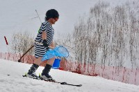 Полсотни сахалинцев разделись, чтобы спуститься на лыжах и сноубордах с «Горного воздуха», Фото: 54