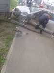 Девушка пострадала при столкновении грузовика и легковушки в Южно-Сахалинске, Фото: 9