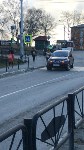 Nissan Murano сбил женщину на пешеходном переходе в Корсакове, Фото: 1