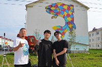 Художники из Южной Кореи нарисовали цветную горбушу на стене дома в Дальнем, Фото: 8