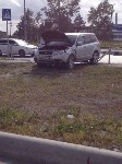 Внедорожник врезался в дорожное ограждение в результате ДТП в Южно-Сахалинске , Фото: 2