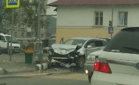 Toyota Corolla Axio и Toyota Wish столкнулись в Южно-Сахалинске, Фото: 1