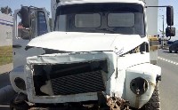 Грузовик врезался в пассажирский автобус столкнулись в Южно-Сахалинске, Фото: 4