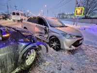 Очевидцев столкновения Toyota Corolla Axio и Honda Vezel ищут в Южно-Сахалинске, Фото: 2