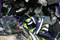 Одежду и обувь изъяли в одной из торговых точек Корсакова, Фото: 4