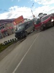 Микроавтобус и минивэн столкнулись в Южно-Сахалинске, Фото: 6