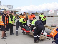 Способы тушения самолета и спасения людей отработали спасатели в аэропорту Южно-Сахалинска, Фото: 13