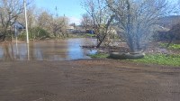 Разлившаяся река затопила дорогу в Поречье, Фото: 3