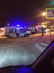 Четыре человека пострадали при столкновении "Ниссана" и "Тойоты" в Южно-Сахалинске, Фото: 9