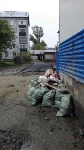 Строители торгового центра превратили двор в Южно-Сахалинске в склад для мусора, Фото: 3