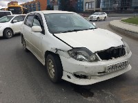Два автомобиля столкнулись на кольцевой развязке в Южно-Сахалинске, Фото: 4