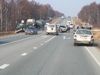 На Корсаковской трассе произошло ДТП с военными автомобилями и внедорожником, Фото: 4