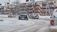 Внедорожник сбил знак пешеходного перехода в Южно-Сахалинске, Фото: 6