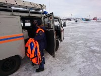 Магаданские спасатели эвакуировали больного с сахалинского корабля, Фото: 4