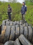 Активисты собрали 15 тонн автомобильных шин на автодороге Ноглики – Ныш, Фото: 3