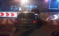 Toyota Aristo снесла бетонное ограждение в аэропорту Южно-Сахалинска, Фото: 2