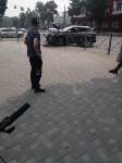Rav 4 врезался в дорожное ограждение при столкновении кроссоверов в Южно-Сахалинске, Фото: 1