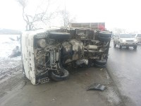Два человека пострадали при столкновении универсала и грузовика в Южно-Сахалинске, Фото: 7