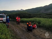 При спуске с вулкана Эбеко на Курилах пострадала женщина, Фото: 2