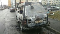 Микроавтобус сгорел в Южно-Сахалинске, Фото: 1