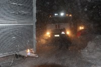 Более шестидесяти автомобилей освободили из снежного плена в Долинском районе, Фото: 15