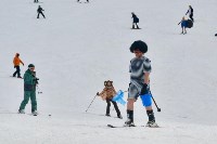 Полсотни сахалинцев разделись, чтобы спуститься на лыжах и сноубордах с «Горного воздуха», Фото: 74