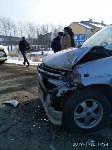 Три автомобиля столкнулись в районе «Федоровки» в Южно-Сахалинске, Фото: 5