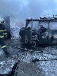 Появились фото с места пожара в кооперативном гараже на Сахалине, Фото: 4