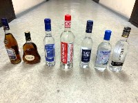 Больше 500 ящиков со спиртным изъяли у торговцев нелегальным алкоголем на Сахалине, Фото: 4