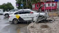 В Южно-Сахалинске таксист врезался в забор, скрываясь с места ДТП, Фото: 6