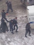 Для задержания пьяного водителя полицейские Корсакова открыли стрельбу по колесам автомобиля, Фото: 2
