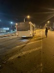 Жёстко размотало: седан и автобус столкнулись на перекрёстке в Южно-Сахалинске, Фото: 1