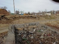 У бывшего завода в Корсаковском районе гудрон впитывается в землю, Фото: 21