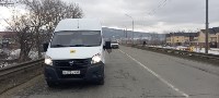 Неизвестный на автомобиле Тank зацепил GAZ и скрылся с места ДТП в Южно-Сахалинске, Фото: 5