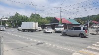 Грузовик врезался в микроавтобус в Южно-Сахалинске, Фото: 2