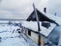 Пристройка и чердак горели в частном доме в Углегорске, Фото: 3