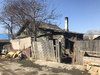 Мертвых мужчину и женщину обнаружили при тушении пожара в Южно-Сахалинске, Фото: 4