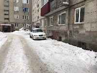 Снежная глыба разбила автомобиль в Южно-Сахалинске, Фото: 6