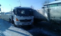 Два грузовика "притерлись" в Южно-Сахалинске, Фото: 3