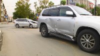 Toyota Corolla Fielder и Toyota Land Cruiser столкнулись в Южно-Сахалинске, Фото: 2