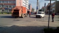 Мусоровоз и минивэн столкнулись в Южно-Сахалинске, Фото: 1