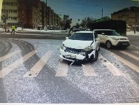 Очевидцев аварии на перекрёстке улиц Комсомольской и Емельянова ищут в Южно-Сахалинске, Фото: 2