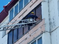 Спасатели помогли 92-летней женщине, упавшей в своей квартире в Южно-Сахалинске, Фото: 10
