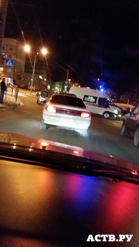 Два человека пострадали при столкновении двух "Тойот" в Южно-Сахалинске