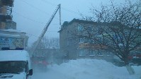 Все пожарные части города тушат офисное здание в Южно-Сахалинске, Фото: 2