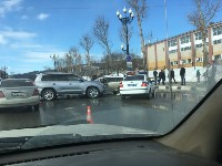 При столкновении "Лексуса" и "Тойоты" в Южно-Сахалинске пострадал мужчина, Фото: 2