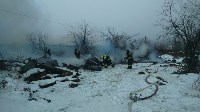 Гаражи горят в переулке Украинском в Южно-Сахалинске, Фото: 4